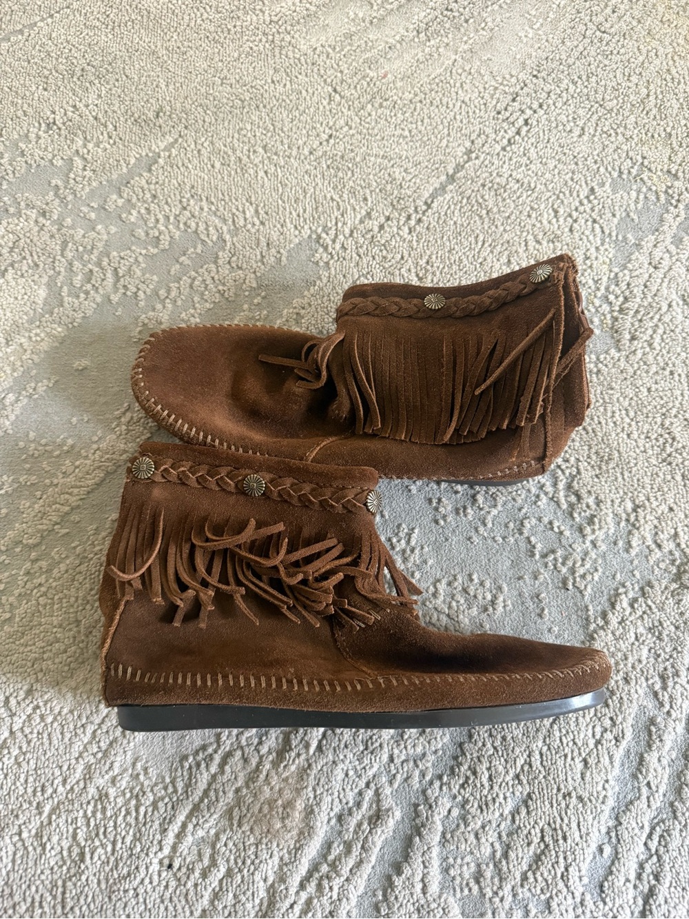 Minnetonka Brown Suede Fringe Ankle Booties